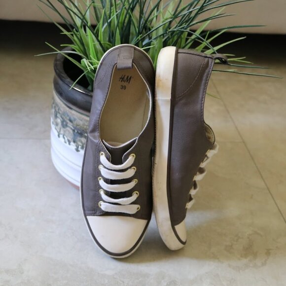 H&M Vegan Leather Low Top Lace-Up Sneaker - Brown, Size 8 - Picture 1 of 16